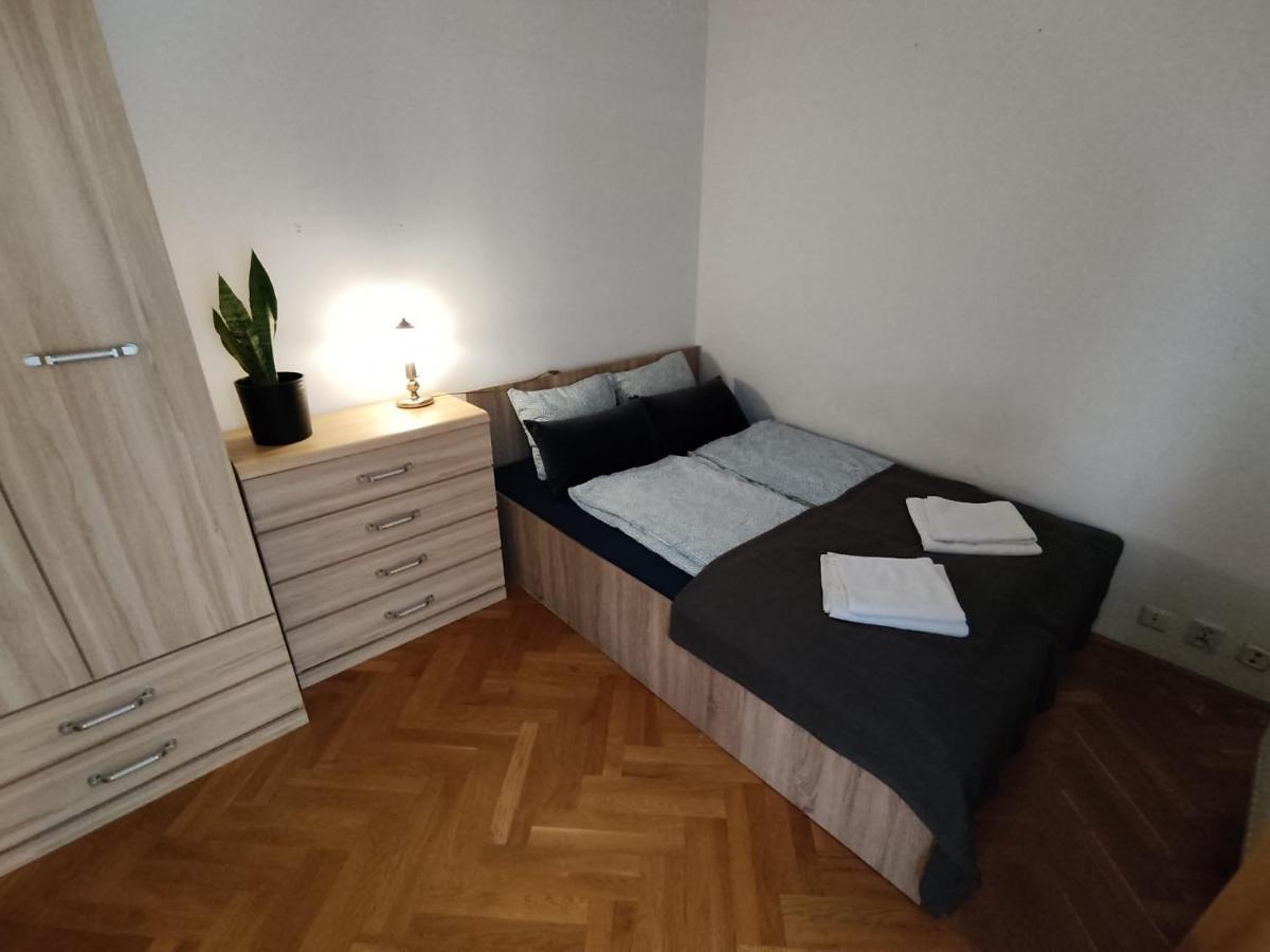 Classic Apartament Metro Kabaty Warsaw Ngoại thất bức ảnh